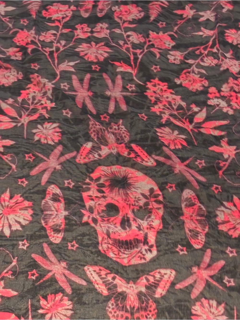 Alexander McQueen Black and Red Skull & Floral Wool Scarf - Picture 2 of 3